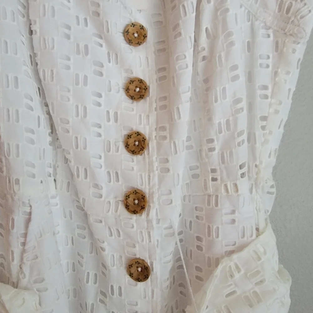 Anthropologie Belted Eyelet Romper in Ivory size 6 NWT